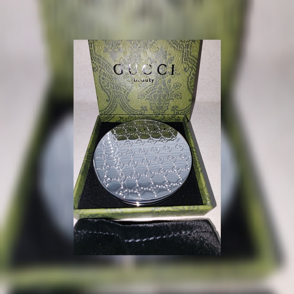Gucci Silver Monogram Compact Makeup Mirror New In Box - Picture 1 of 5